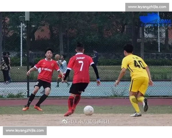 1-1 僵局打破!蓝队再入一球燃爆赛场 1-1 僵局打破!蓝队再入一球燃爆赛场